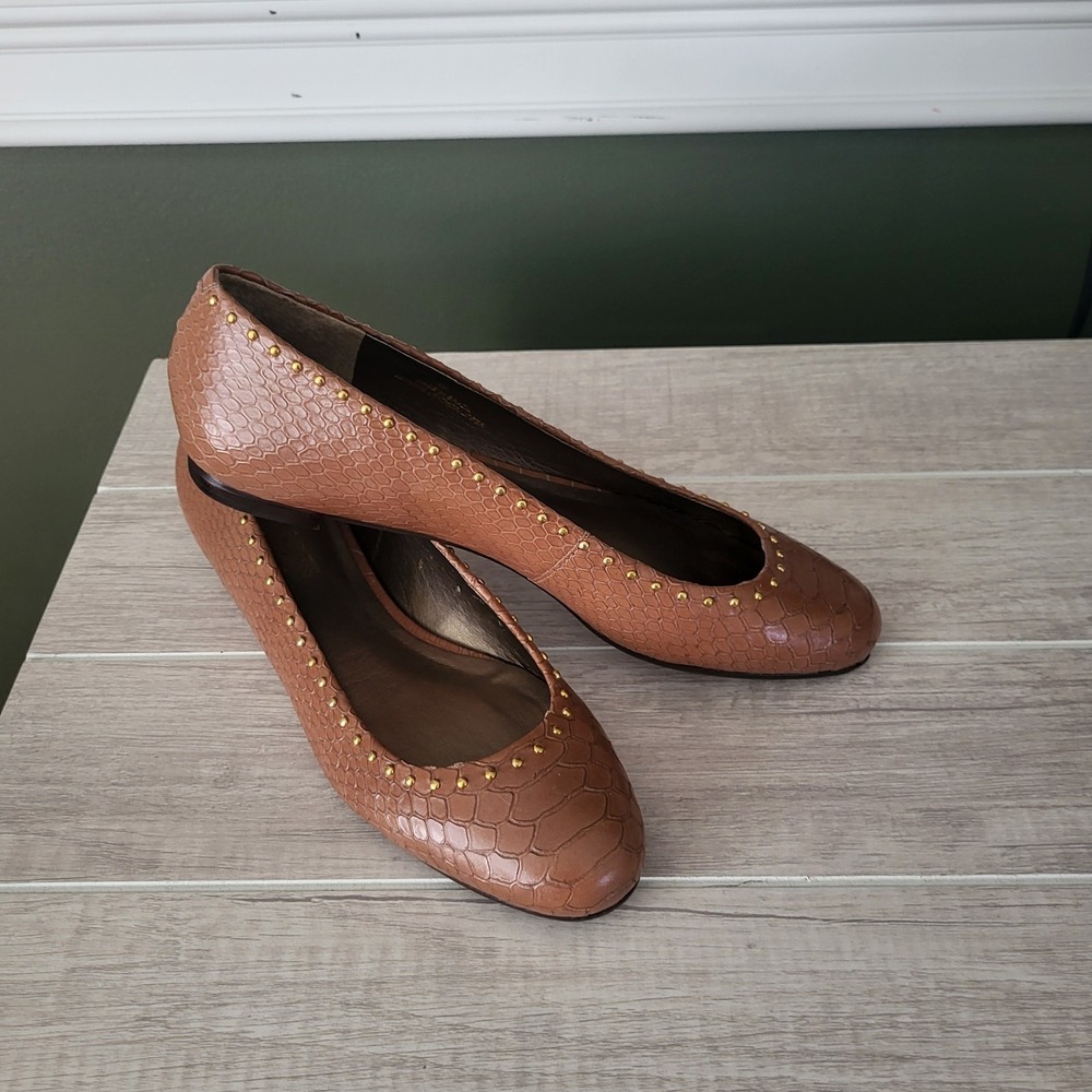 Talbots Women brown snake-embossed leather ballet flats gold Tone studding 8M‎
